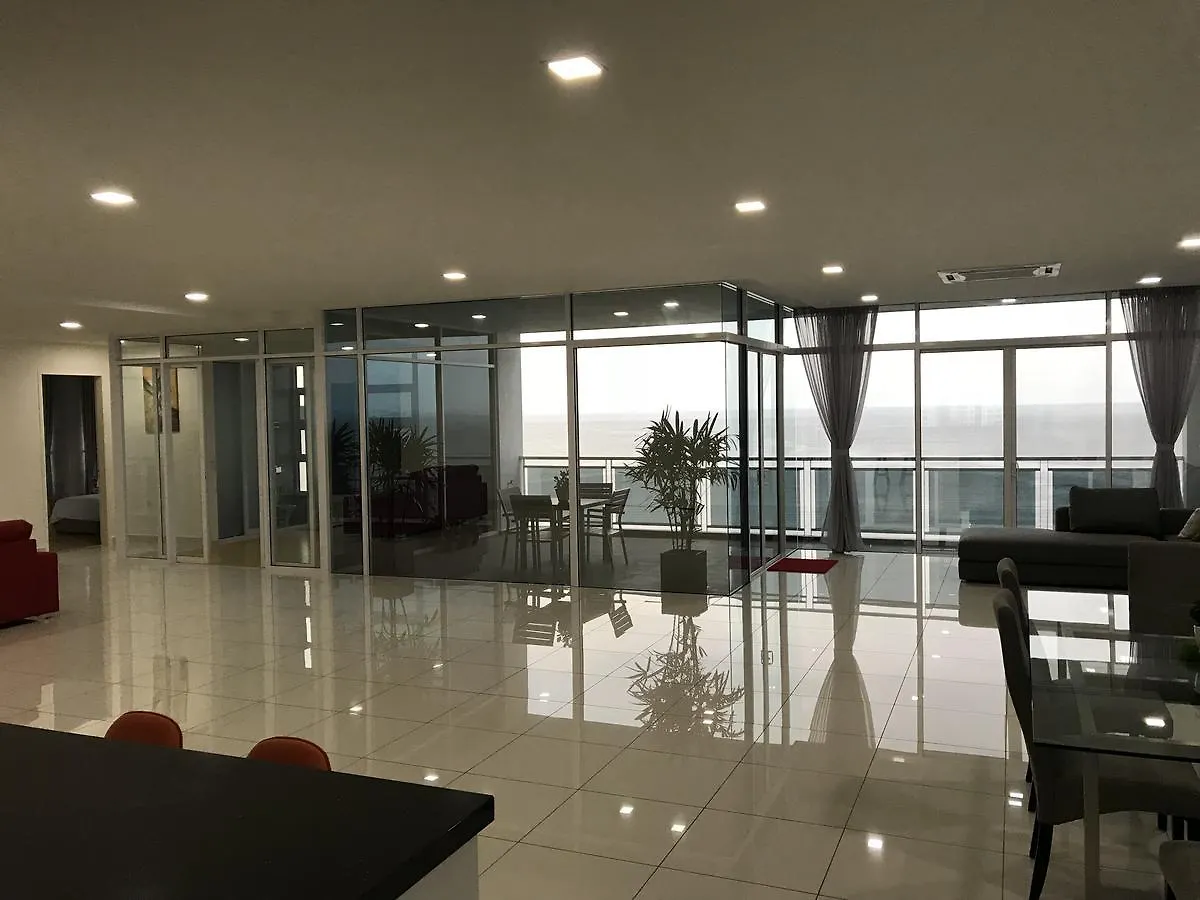 Five One 8 Residence George Town Apartamento